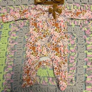 Mud Pie Floral Footie with Bow